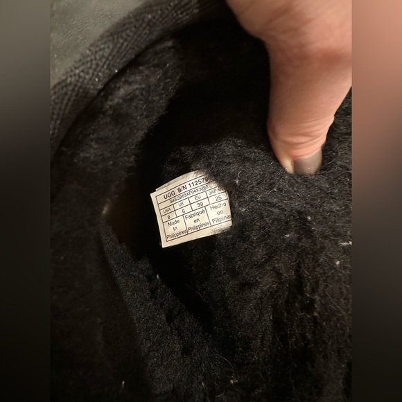 Ugg Classic Short Leather Boots - Picture 9 of 10